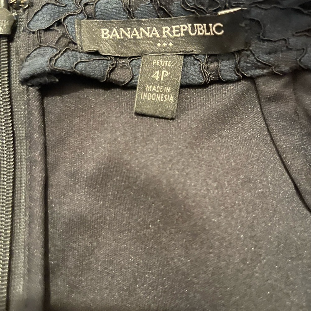 Banana Republic Black Floral Lace Pencil Skirt - Picture 4 of 6